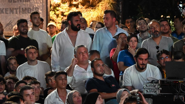 YALOVA’DA MİLLİ MAÇ COŞKUSU