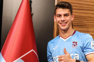 Trabzonspor, genç oyuncuyla sözleşme yeniledi