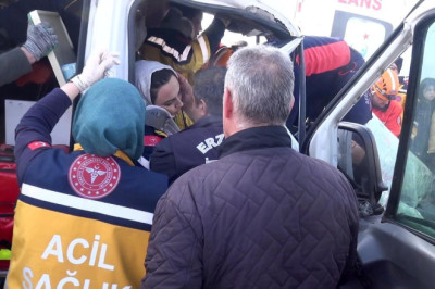 Kazada yaralanan acil tıp teknisyeni Elanur, yaralı paramedik eşi ve meslektaşlarına yardıma gidiyormuş