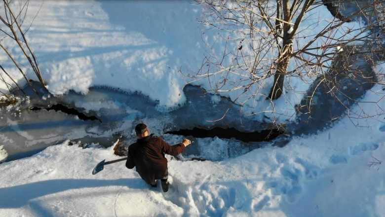 Bayburt'ta termometreler eksi 17'yi gösterdi; dere ve göletler dondu