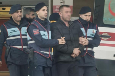 Tartıştığı kardeşlerini tüfekle rehin aldı