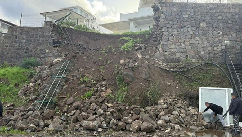 Bodrum'da sağanak sonrası istinat duvarı çöktü