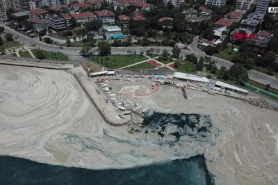 Uzmanlar uyarıyor: Marmara, 'deniz salyası' tehdidi altında!