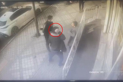 Bağcılar'da başkasına benzetilen Veysel Şirin, bıçaklanarak öldürüldü | Video Haber