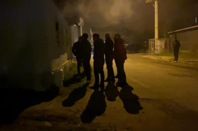 Kundakçı şüphelisi jandarmayı görünce kendisini eve kilitledi, 8 saattir ikna çabaları sürüyor