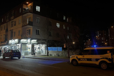Husumetlisi tarafından balkonda silahlı saldırıya uğradı