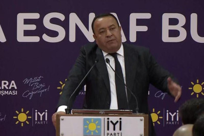 CHP İÇİNDE TARTIŞMA YARATAN TRANSFER | Eski İYİ Partili Beker'in geçişine partiden tepki