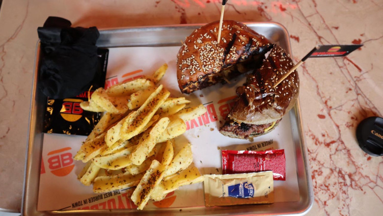 Balyoz Burger’de İftar Keyfi