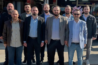 Anahtar Parti’den Yalova’da Esnafa Moral Ziyareti