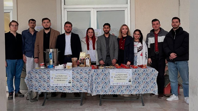 Öğrencilere Çay ve Kahve İkram Ettiler