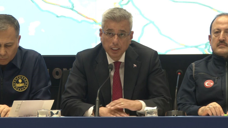 "Tüm Hastanelerimizde Hizmetlerimiz Kesintisiz Sürüyor"