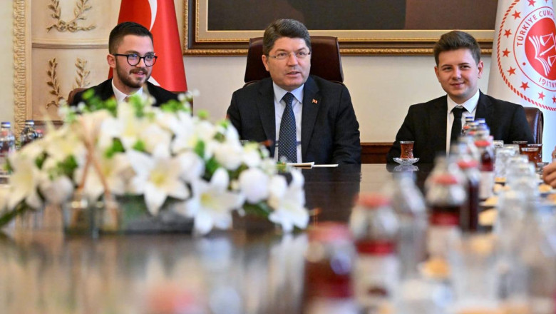 Genç Hukukçular Kulübü’nden Adalet Bakanı Tunç’a Ziyaret!
