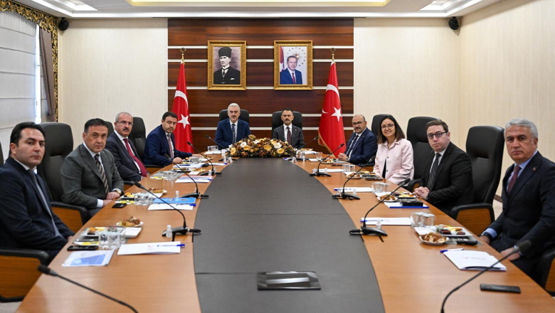 Vali Dr. Hülya Kaya, Düzensiz Göçle Mücadele Koordinasyon Toplantısı’na Katıldı