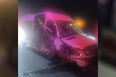 Yalova'da Çöp Kamyonu Minibüsle Çarpıştı: 2 Yaralı