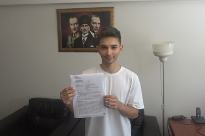 Avukat Olmadan İlk Davasını Kazandı