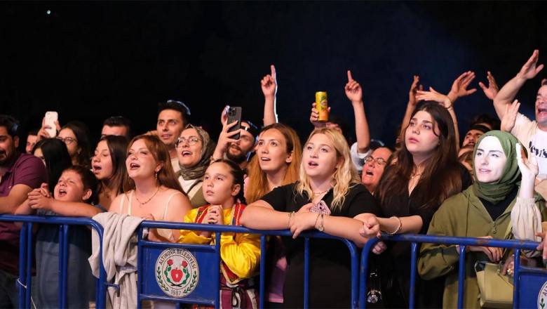 Altınova’da Zafer Coşkusu