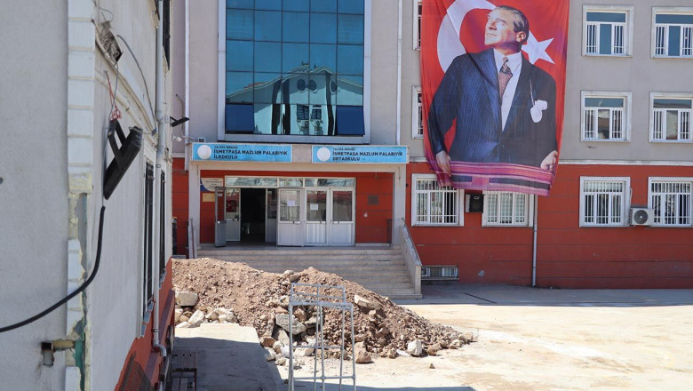 Okul Bahçesi İnşaat Alanına Döndü