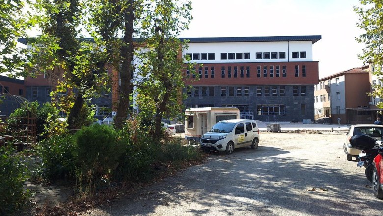 Yalova Lisesi’nin Açılışı Başka Bahara Kaldı!