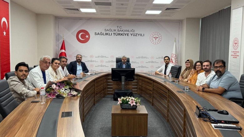 Uzman Hekimlerle Fikir Alışverişinde Bulundular