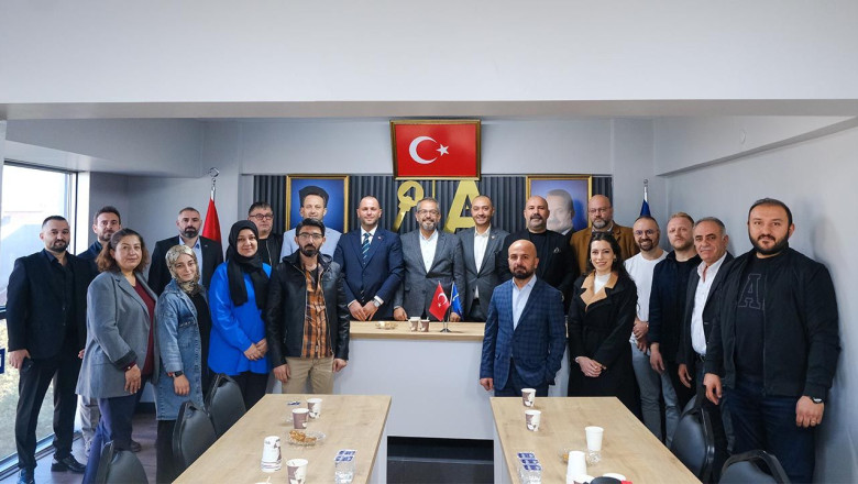 Oktay İlhan’dan Anahtar Parti Yalova İl Başkanlığına Çıkarma