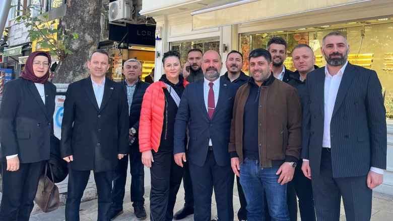 Anahtar Parti’den Kapalı Pazar Yeri Esnafına Çıkartma