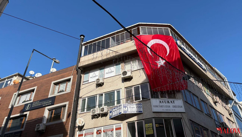 Şanlı Türk Bayrağımızla Şehitlere Rahmet, Teröre Lanet