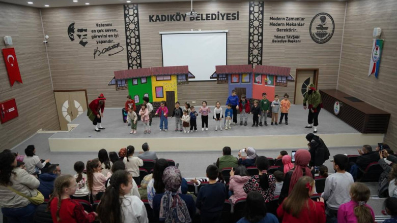 MİNİKLERE GELENEKSEL TİYATRO ŞÖLENİ