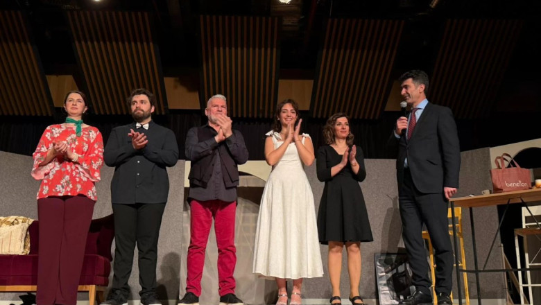 ÇAT KAPI TİYATROSEVERLERLE BULUŞTU