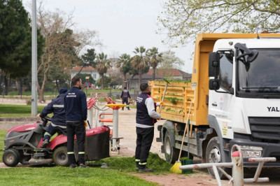 YALOVA’DA TEMİZLİK VE BAKIM SEFERBERLİĞİ SÜRÜYOR