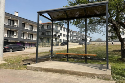 KAYTAZDERE’DE DURAKLAR YENİLENİYOR