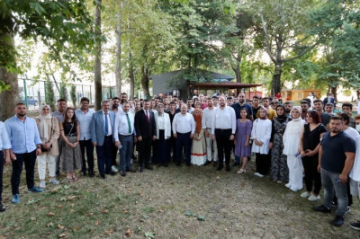BAKAN VARANK YALOVA'DA GENÇLERİN SORULARINI YANITLADI