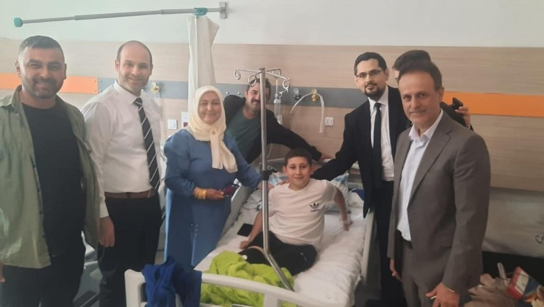 BAŞHEKİM ERGENÇ PERSONEL VE HASTALARLA BAYRAMLAŞTI