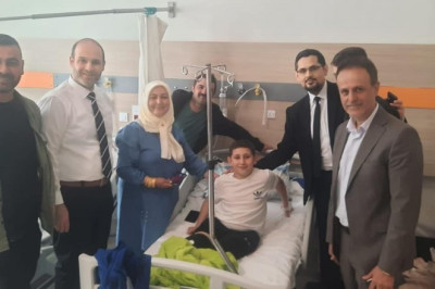 BAŞHEKİM ERGENÇ PERSONEL VE HASTALARLA BAYRAMLAŞTI