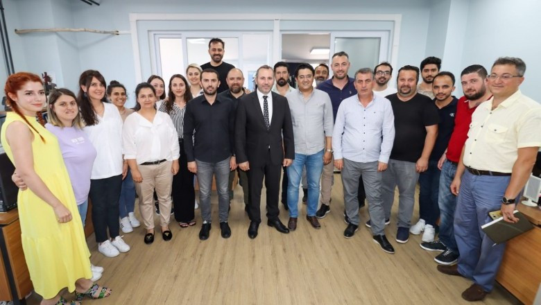 BAŞKAN VEKİLİ TUTUK TÜM PERSONELLE TEK TEK BAYRAMLAŞTI