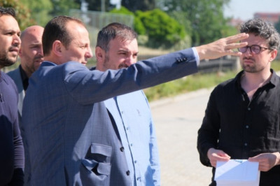 BAŞKAN YELE, SAHAYA İNDİ