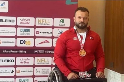 Dubai'de Büyük Başarı: Yalova Eğitim ve Araştırma Hastanesi  çalışanı Uğur YUMUK Dünya 3.sü!