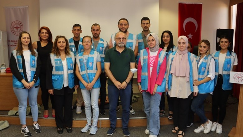 TEMEL İLK YARDIM EĞİTİMİ ALIYORLAR