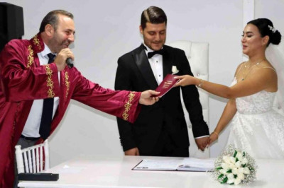 Yabancılar da nikah için Yalova'yı tercih etti