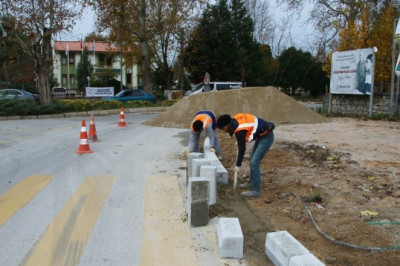 YALOVA TERMAL YOLUNDA TRETUVAR ÇALIŞMASINA BAŞLANDI