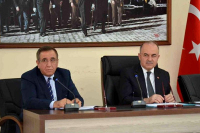 Yalova Valisi Muammer Erol, "Bütün bölge müdürlüklerinden şikayetçiyim"