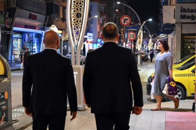 YENİ IŞIKLANDIRMALARA ESNAF VE VATANDAŞTAN BÜYÜK MEMNUNİYET