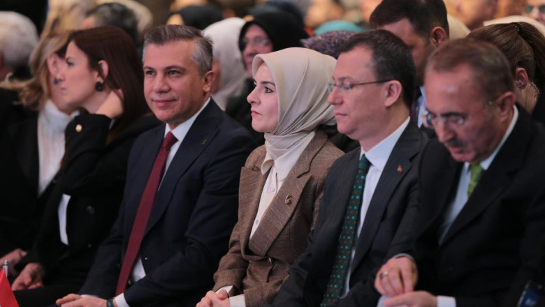 AK Parti Genel Sekreteri Şahin, partisinin Bolu 8. Olağan İl Kongresi'nde konuştu: