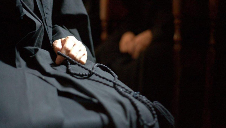 Amentü Duası Nasıl Okunur? Türkçe ve Arapça Tefsiri... Amentü Duası Ne Zaman Okunur?