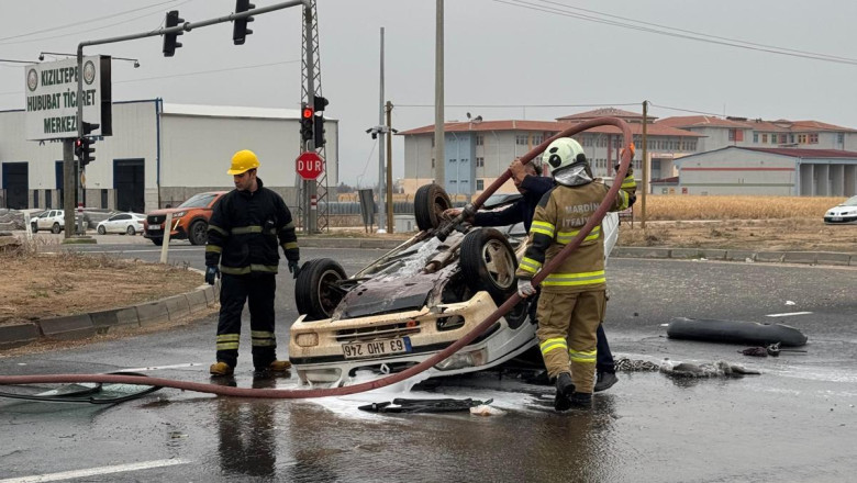 Mardin'de takla atan otomobil sürücüsü yaralandı
