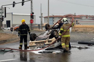 Mardin'de takla atan otomobil sürücüsü yaralandı