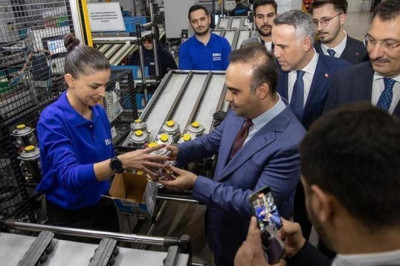 Sanayi Bakan Kacır, akıllı ultrasonik doğal gaz sayacını inceledi