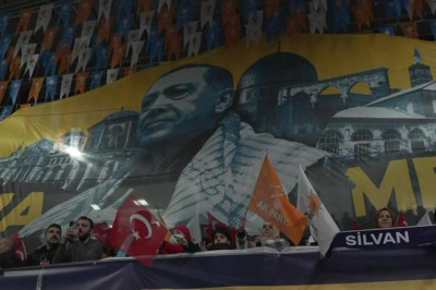 Cumhurbaşkanı Erdoğan'ın Diyarbakır ziyaretinde dikkat çeken pankartlar