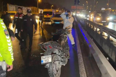 İstanbul'da bariyere çarpan motosikletteki polis yaşamını yitirdi