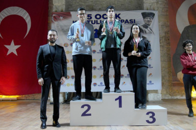 5 Ocak Kurtuluş Kupası Satranç Turnuvası sona erdi