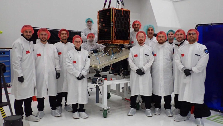 Milli uydu Fergani Uzayda